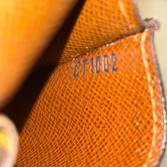 Louis Vuitton Pouch - Picture 3 of 11